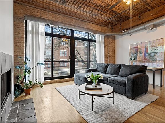 3rd image of 1670 N Claremont Ave APT 209