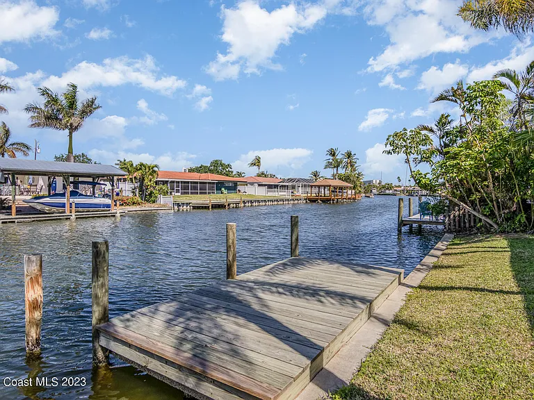 187 Jamaica Dr — Photo 32