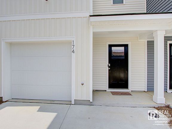 3rd image of 174 Haventree Ct