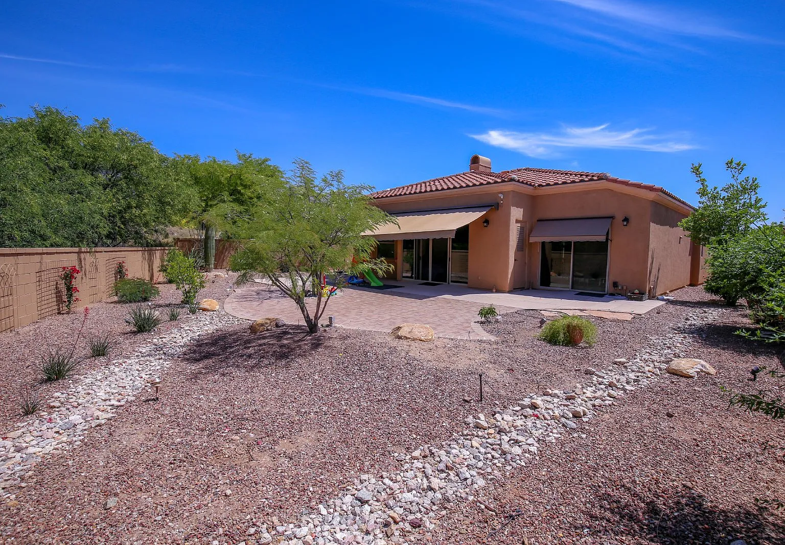 3 bed, 2.5 bath, 2461 sqft, $3,650 — Photo 3