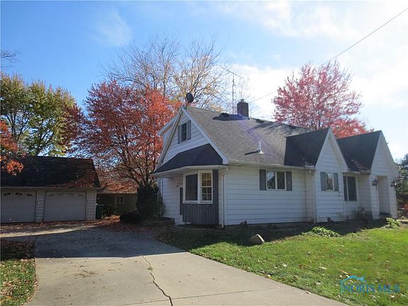 4th image of 207 Earl St