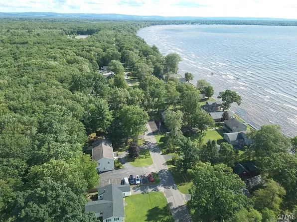 6674 Lake Shore Rd N #4, Verona Beach, NY 13162