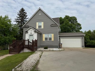 611 3rd St SE, Minot, ND, 58701