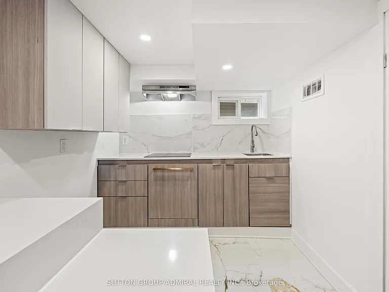 3 Hartland Rd #BASEMENT — Photo 10