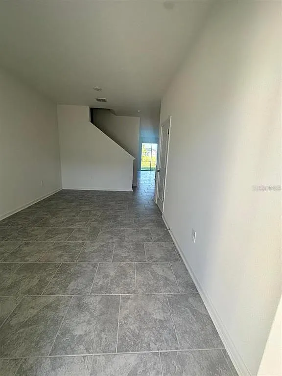 3 bed, 2.5 bath, 1840 sqft, $2,000 — Photo 3