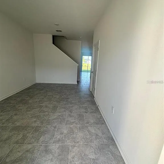 3137 Laurent Loop — Photo 3