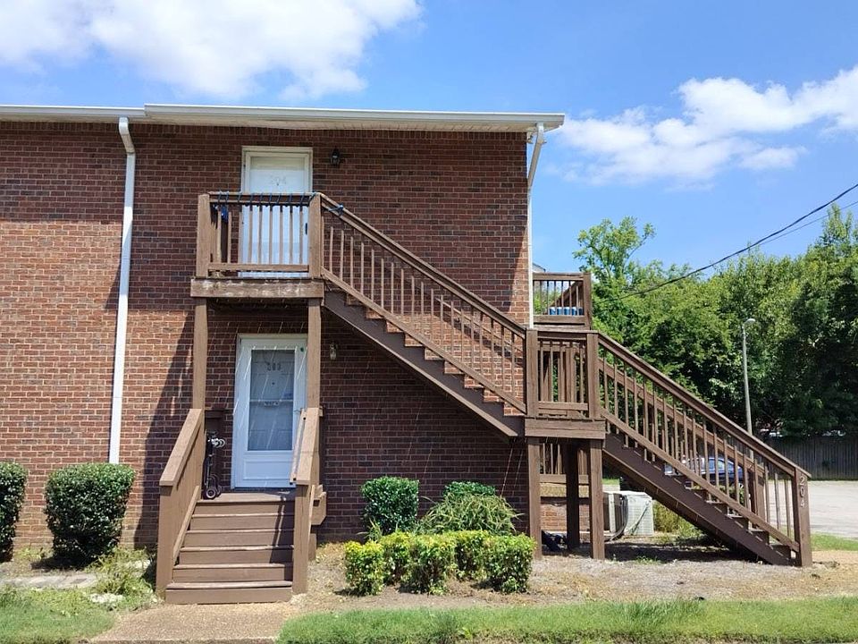 1st image of 203 Brooke Castle Dr