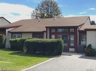 104 Alden Ct, Saint James, NY 11780