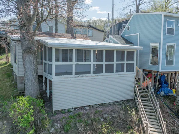 11739 W Pirates Roost Rd, Monticello, IN 47960