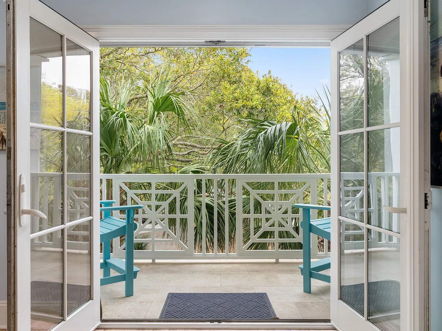 7 bed, 7.5 bath, 5691 sqft, $20,000 — Photo 2