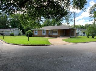 1120 Julia Cir, Bainbridge, GA 39819