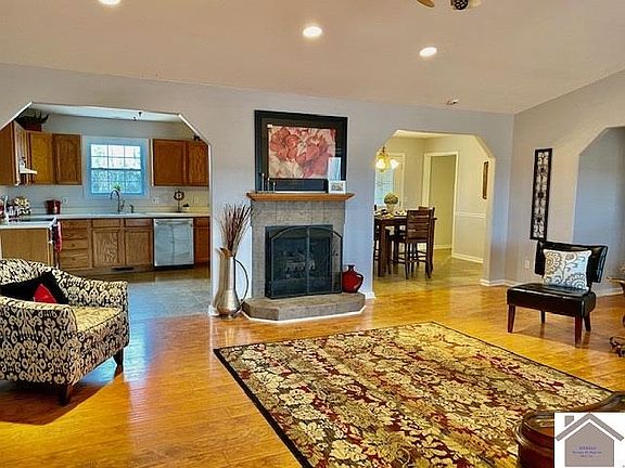 4th image of 181 Dana Ln