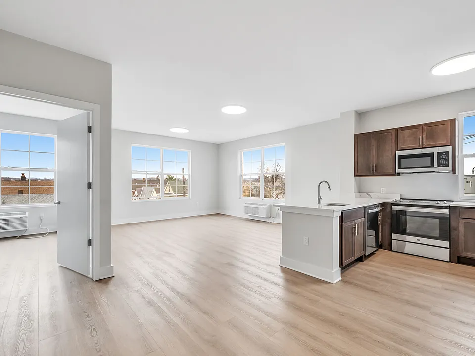 1 Center St #308