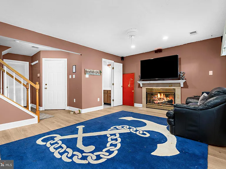 41 Queen Catherine Ct #A — Photo 9