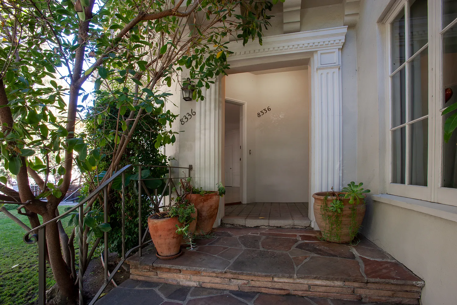 2 bed, 1200 sqft, $5,550 — Photo 2