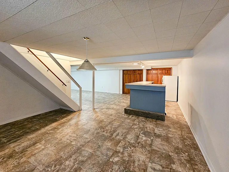 937 Collins Rd — Photo 12