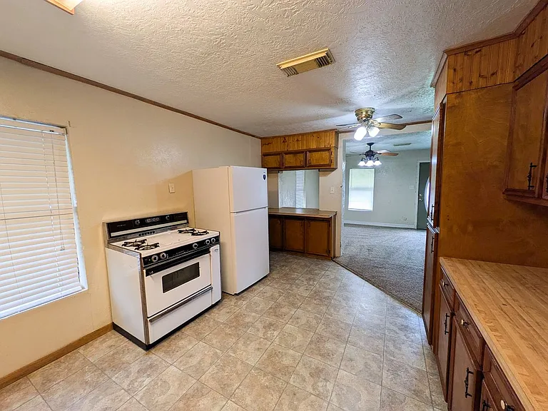 3801 Stuart Ave — Photo 7