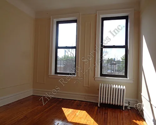 Rented by Zikos Realty Services | media 15