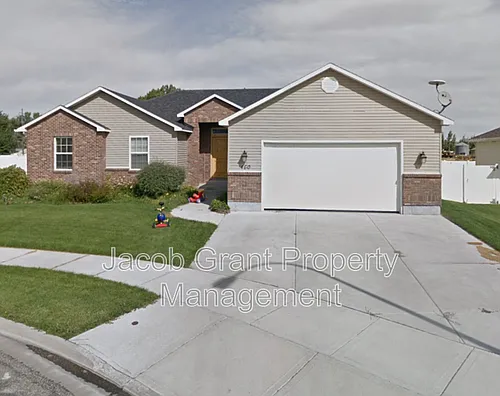 460 Lacosta Dr Photo 1 460 Lacosta Dr Photo 1