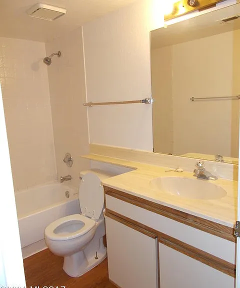 1668 W Park Wood Ln — Photo 17