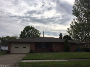 2817 Carmen Dr, Rocky River, OH 44116