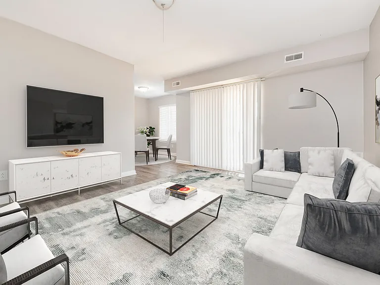 Signal Hill Apartments and Towhomes — Photo 9