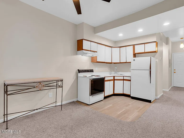 15 Garfield Ave #205 — Photo 12