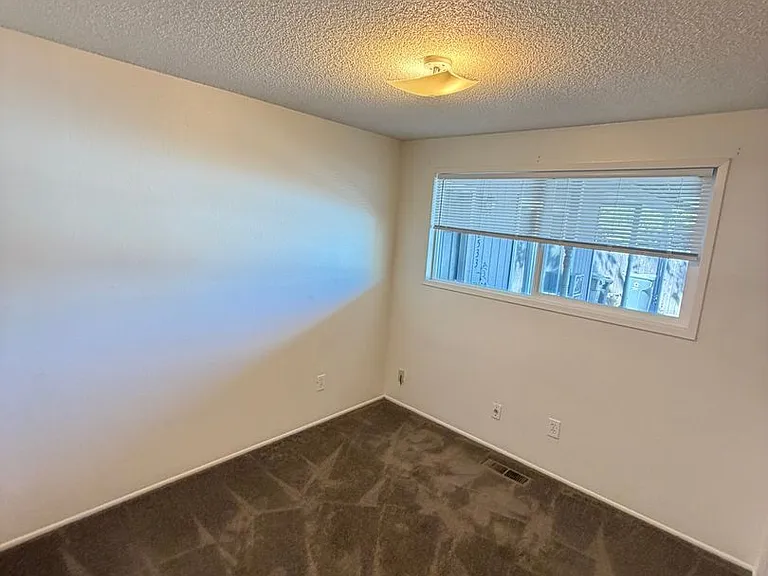 2523 Pine Ln SE — Photo 14