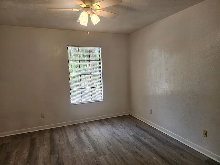 1559 Hammock Dr — Photo 8