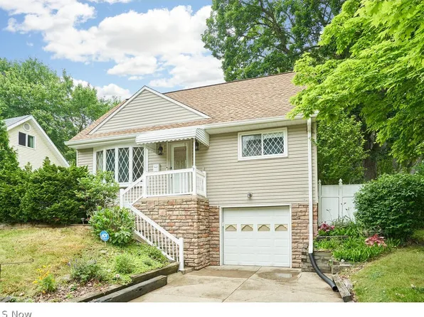 2455 Tyro Ave, Akron, OH 44305