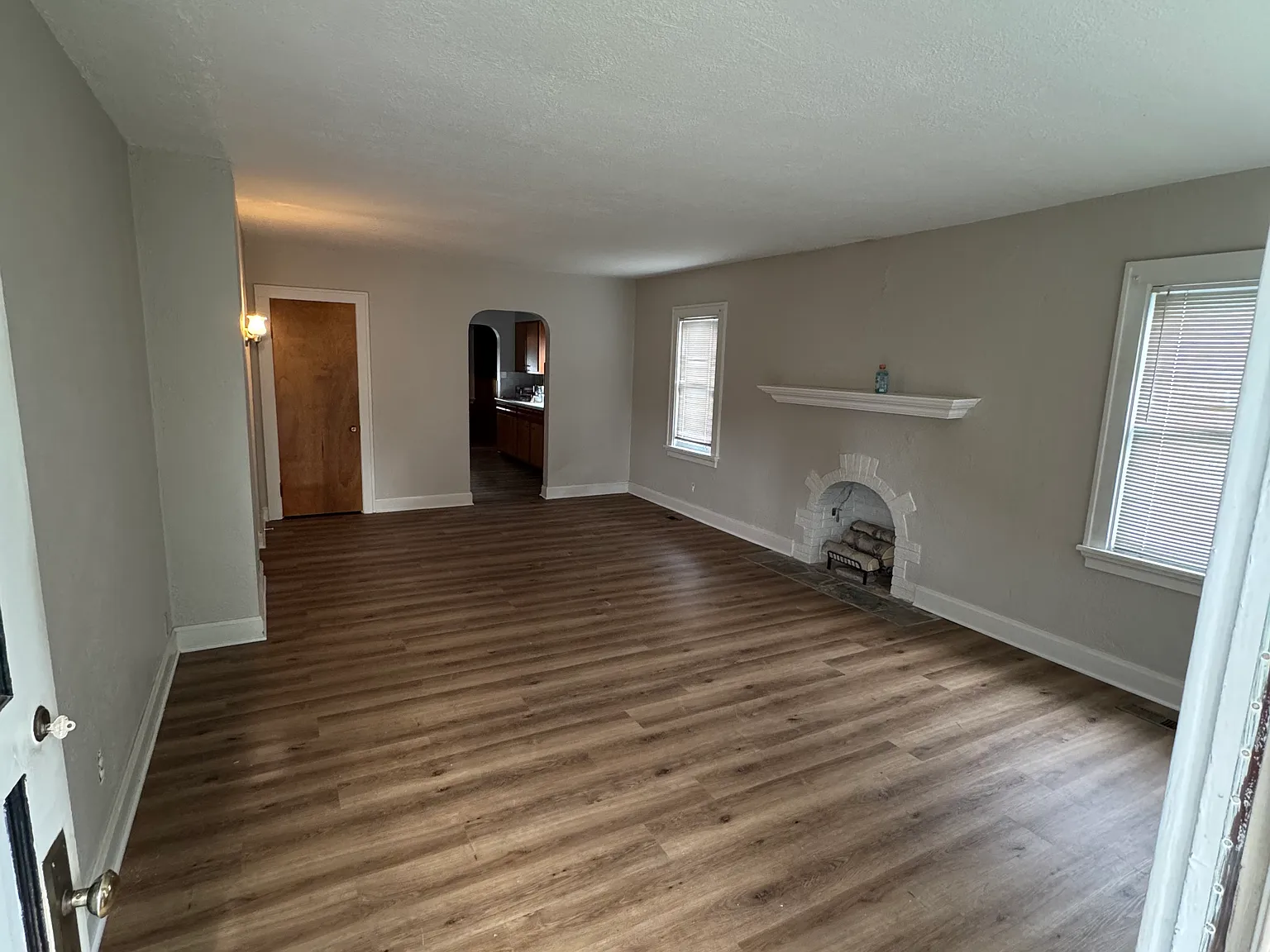 2 bed, 948 sqft, $1,450 — Photo 2