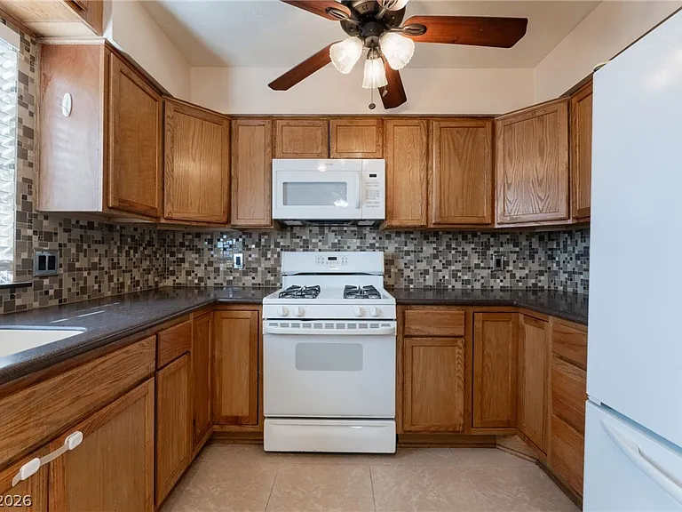7084 Burcot Ave #J21 — Photo 8