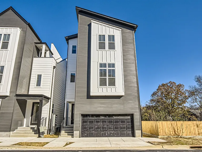 423 Serenity Ln — Photo 2