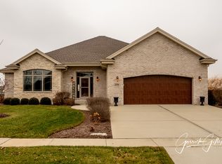 21304 S Redwood Ln, Shorewood, IL 60404
