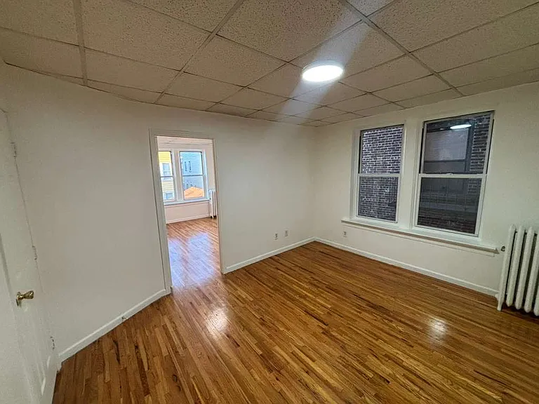 179 W 48th St #7E — Photo 6