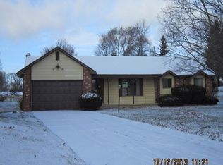 1413 Heathercrest Dr, Flint, MI 48532