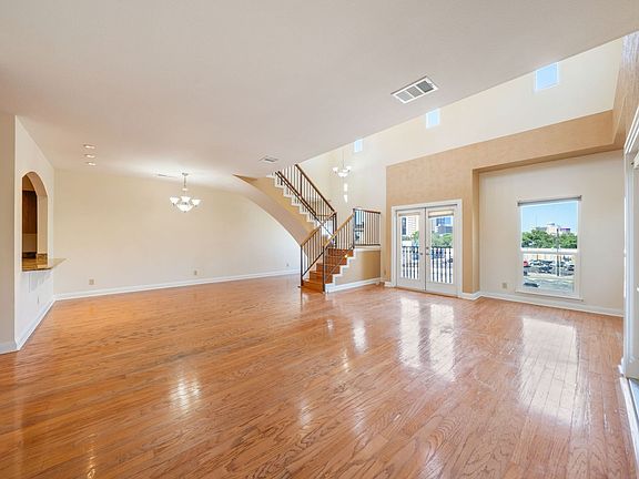 4th image of 225 Lexington Ave #318