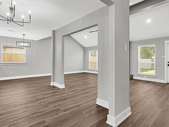5th image of 1826 Crestview Ct