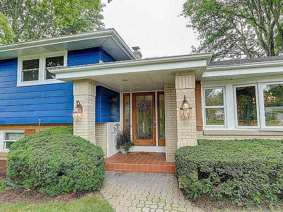 2nd image of 18325 Harvest Ln