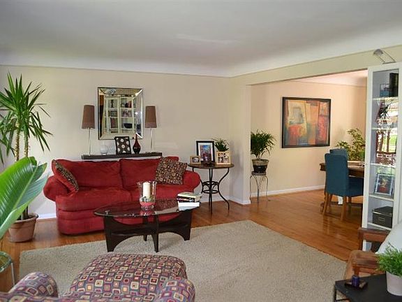 4th image of 6923 Maidmarian Ct