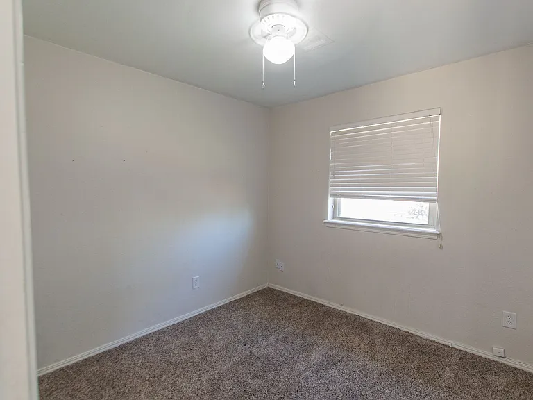 224 S Bouziden Dr — Photo 18