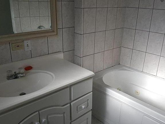 4th image of 312 N Edgewood Ave