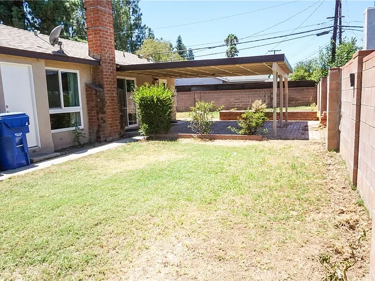 23003 Runnymede St — Photo 23