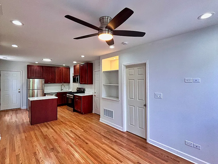 1627 W Superior St #3F — Photo 3