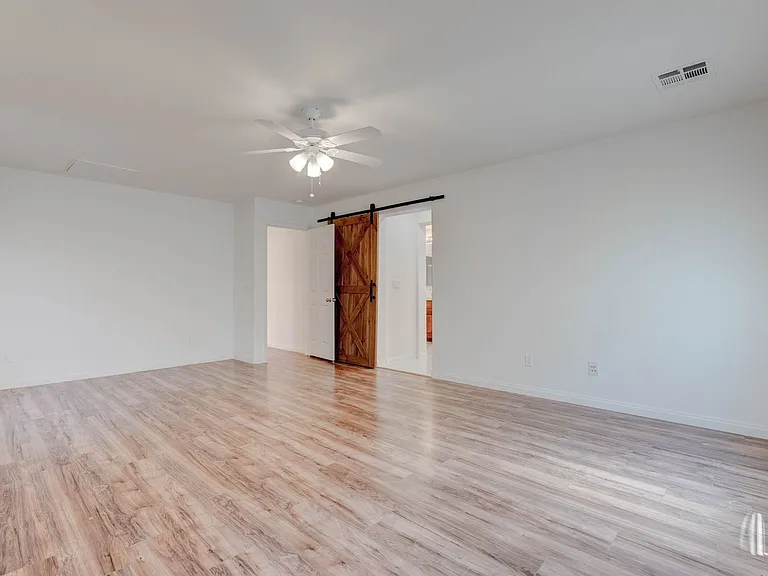 985 Noah Valley St — Photo 37