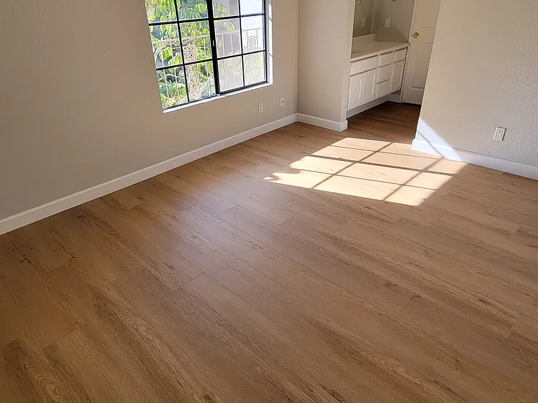 1263 Robinson Ave #12 — Photo 5