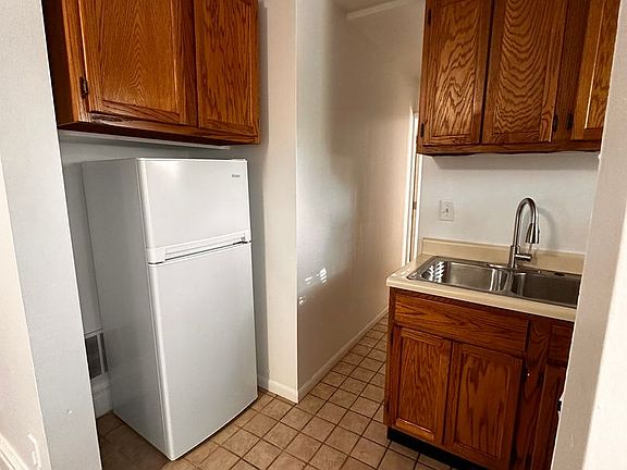 4th image of 1209 N North St #21