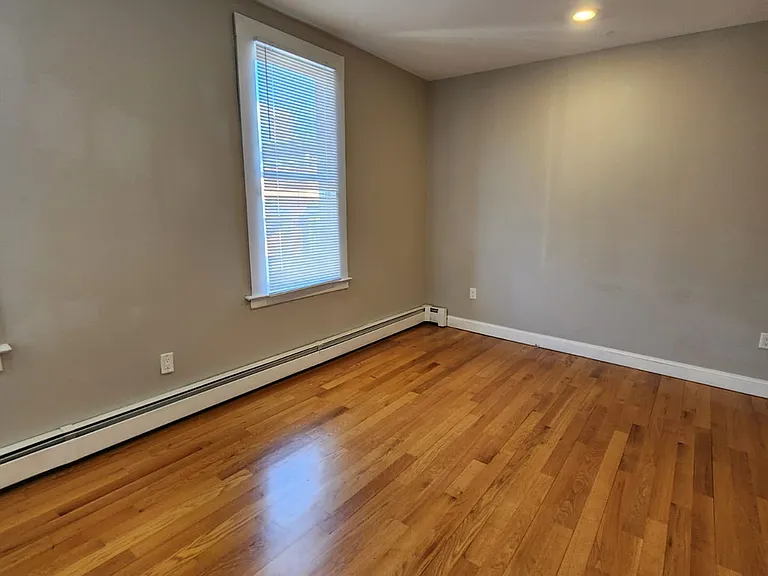 533 Chapel St #5A5 — Photo 9