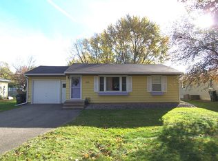 825 Oak St NE, Hutchinson, MN 55350