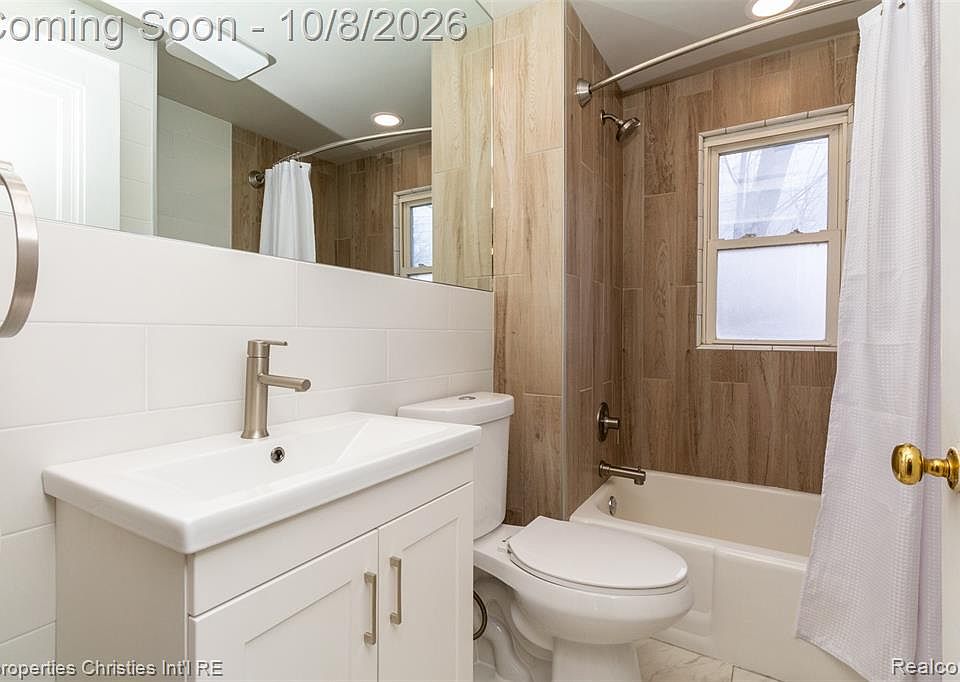 1225 E 4th St, photo 18